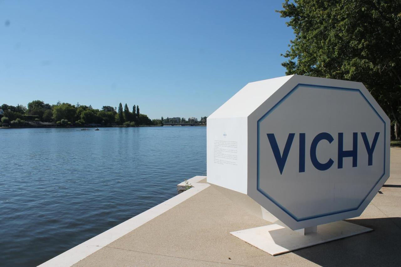L'Escale Vichy Villa Ngoại thất bức ảnh