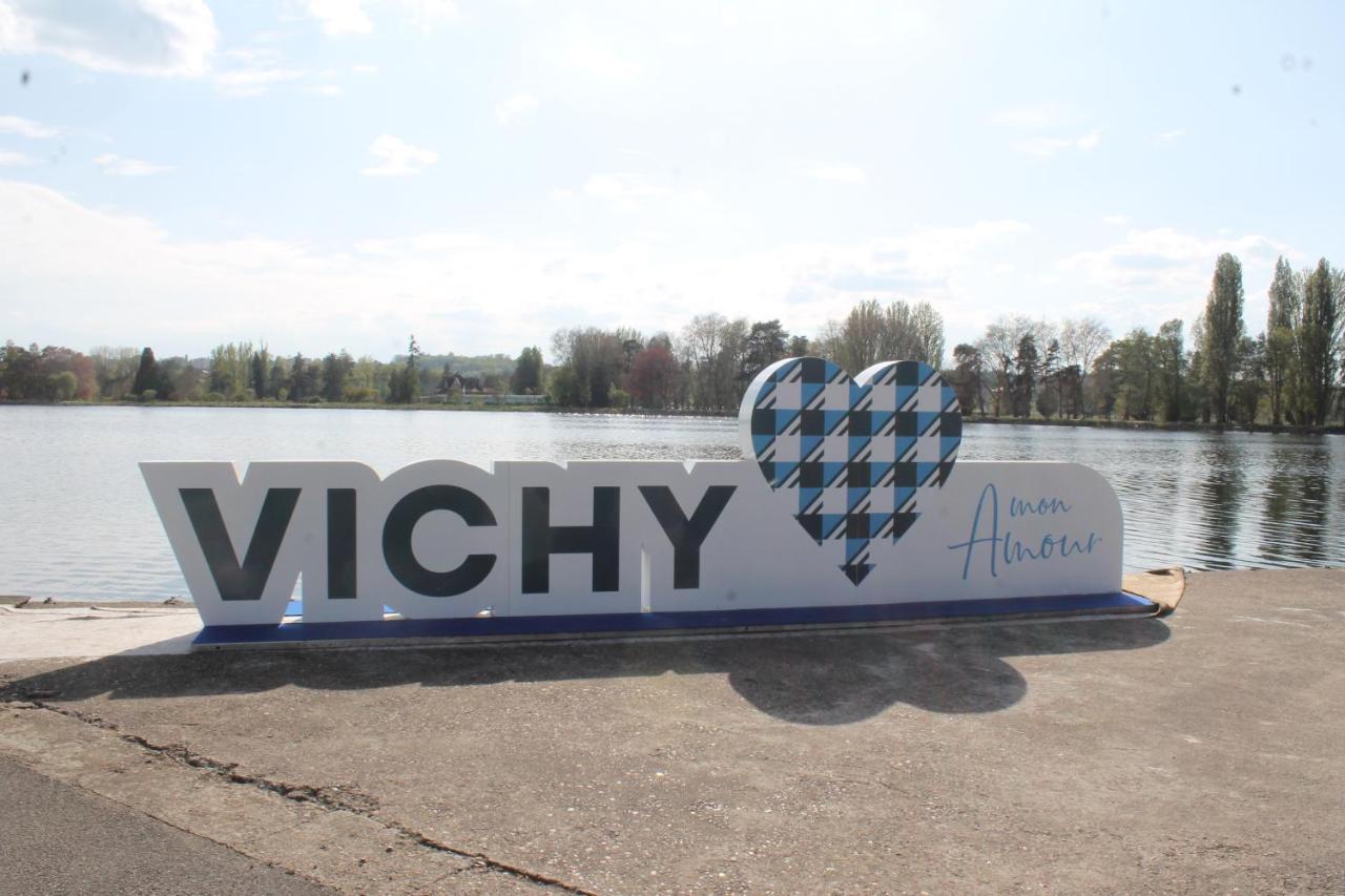 L'Escale Vichy Villa Ngoại thất bức ảnh