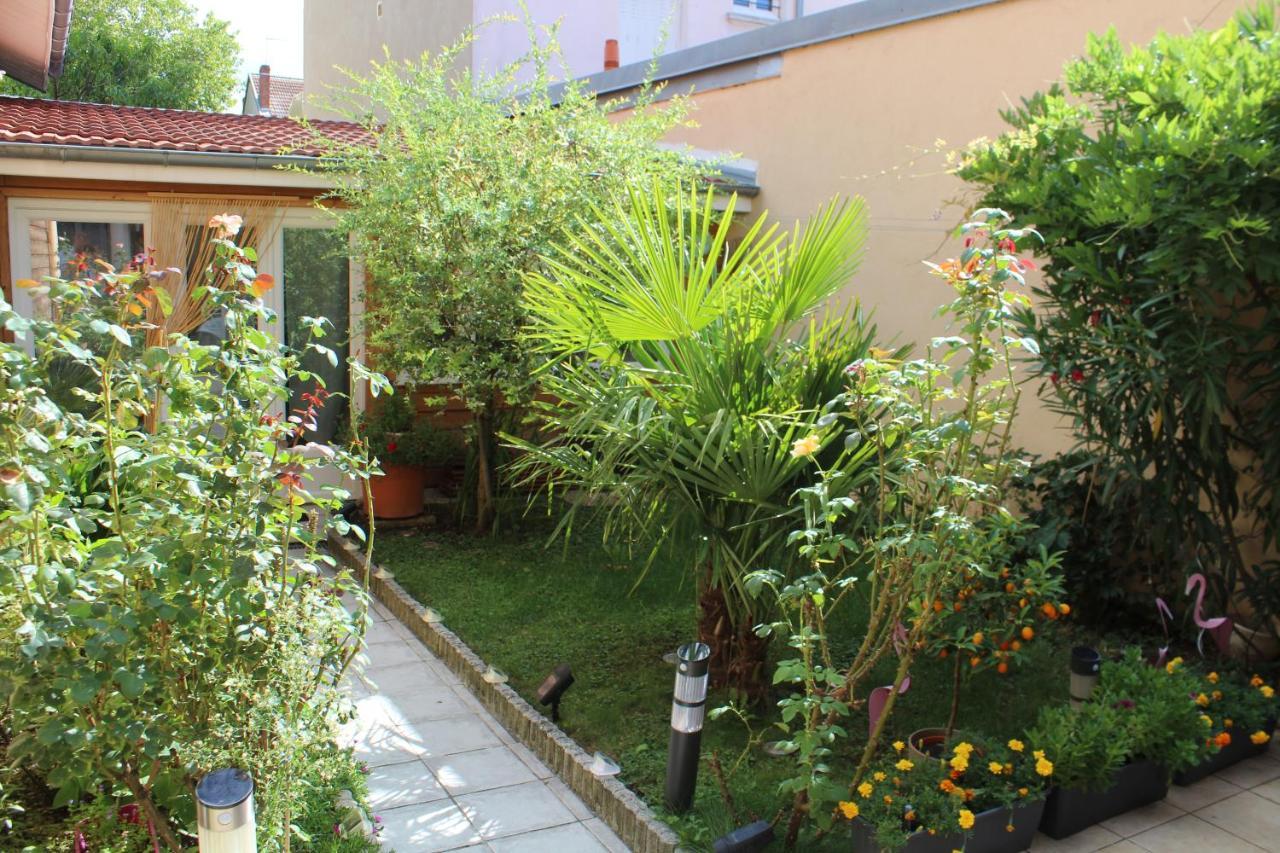 L'Escale Vichy Villa Ngoại thất bức ảnh