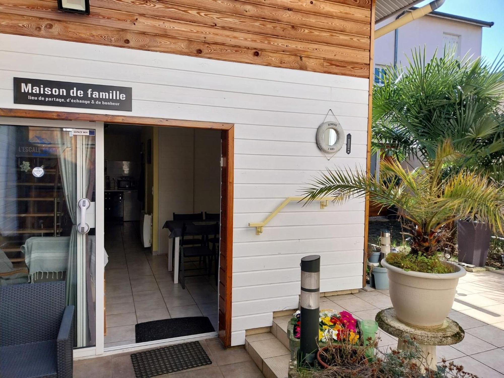L'Escale Vichy Villa Ngoại thất bức ảnh